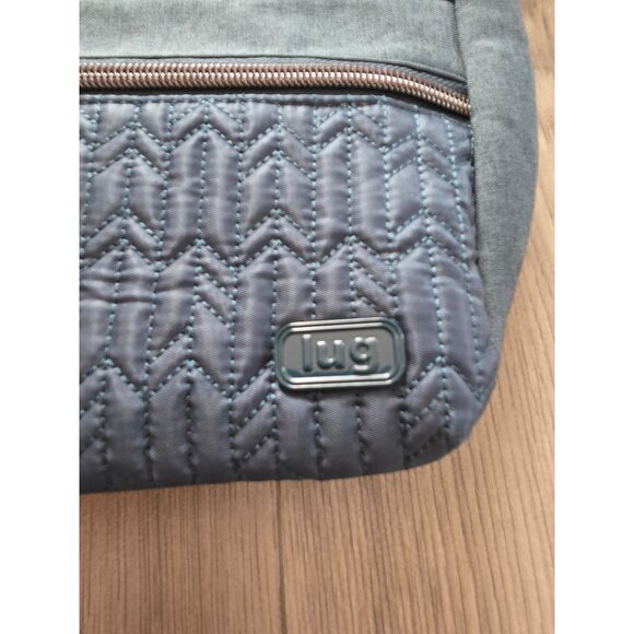 Lug Slider Crossbody Bag With Quilted Pattern & Adjustable Strap - Picture 3 of 14